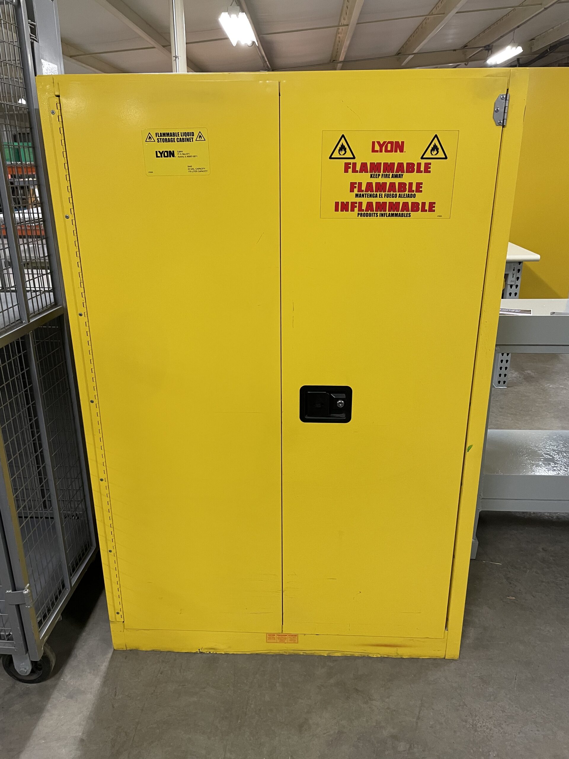 Lyon 45 Gallon Flammable w/Accordion Door L45 Used Welter