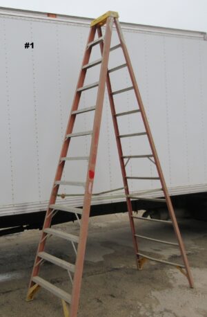 Alternative view of Step Ladders - Used