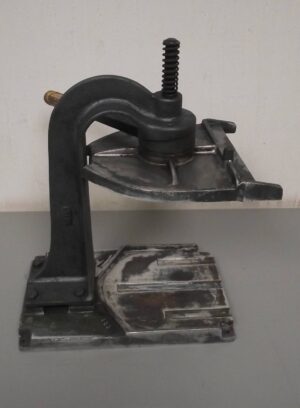 Alternative view of Manual Paint Lid Press for Gallon Paint Cans - Used