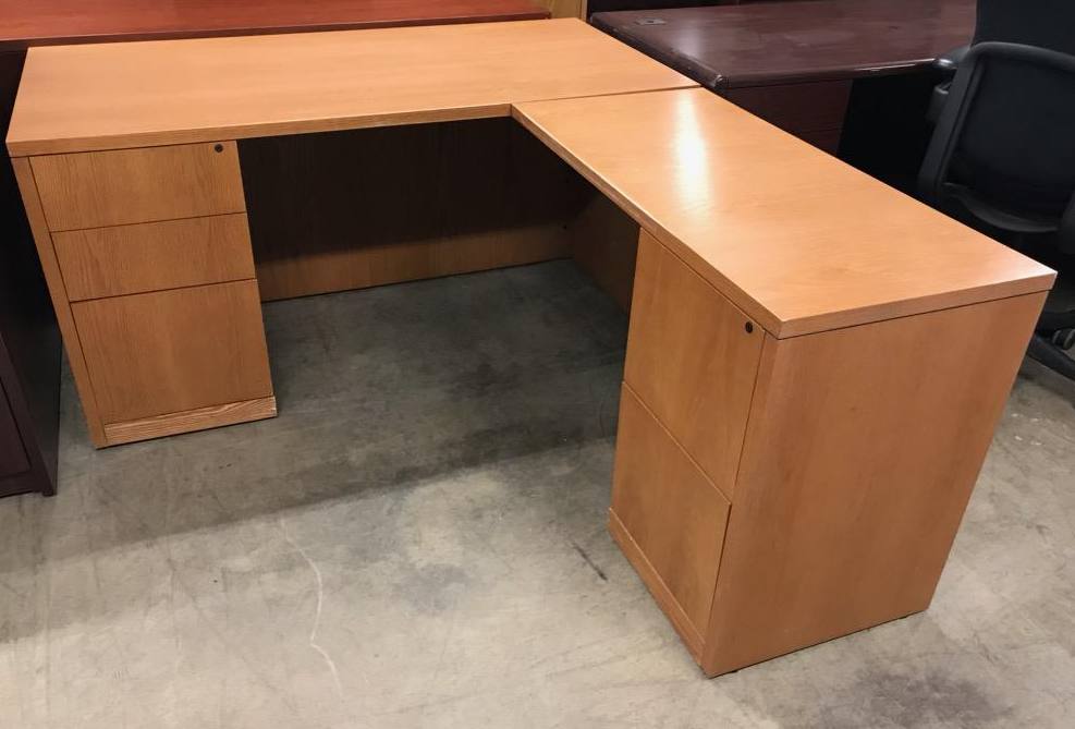 Steelcase 30 X 60 Oak Veneer Desk With Return Used Welter Storage