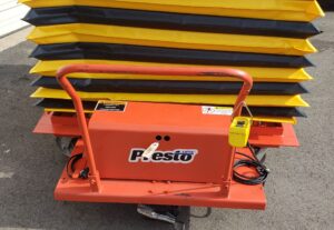 Presto 48"x48" 1500# Cap. Portable Power Lift Table w/ Turntable & Accordion Skirting / Used (PL3) - Image 4