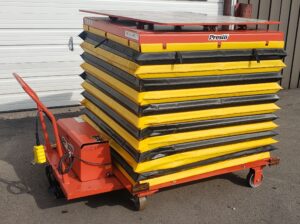 Presto 48"x48" 1500# Cap. Portable Power Lift Table w/ Turntable & Accordion Skirting / Used (PL2)