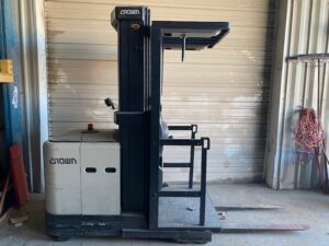 #001 Crown SP3510-30 Forklift - Used