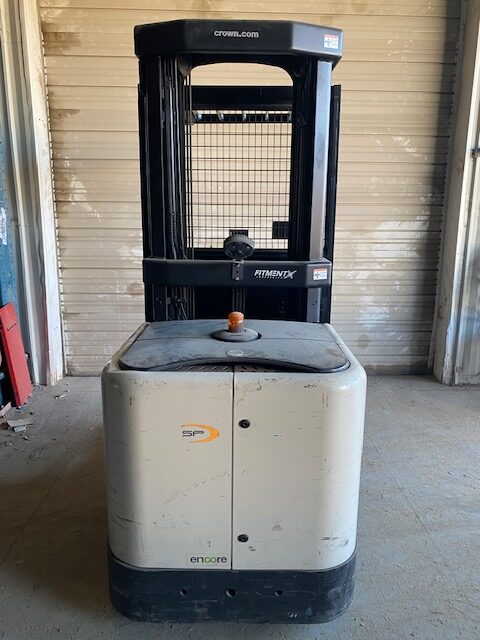 #001 Crown SP3510-30 Forklift - Used - Image 6