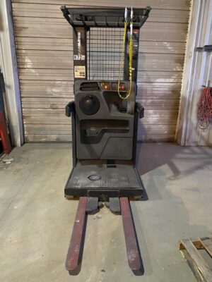 #072 Raymond 520-0PC30TT Forklift - Used - Image 4