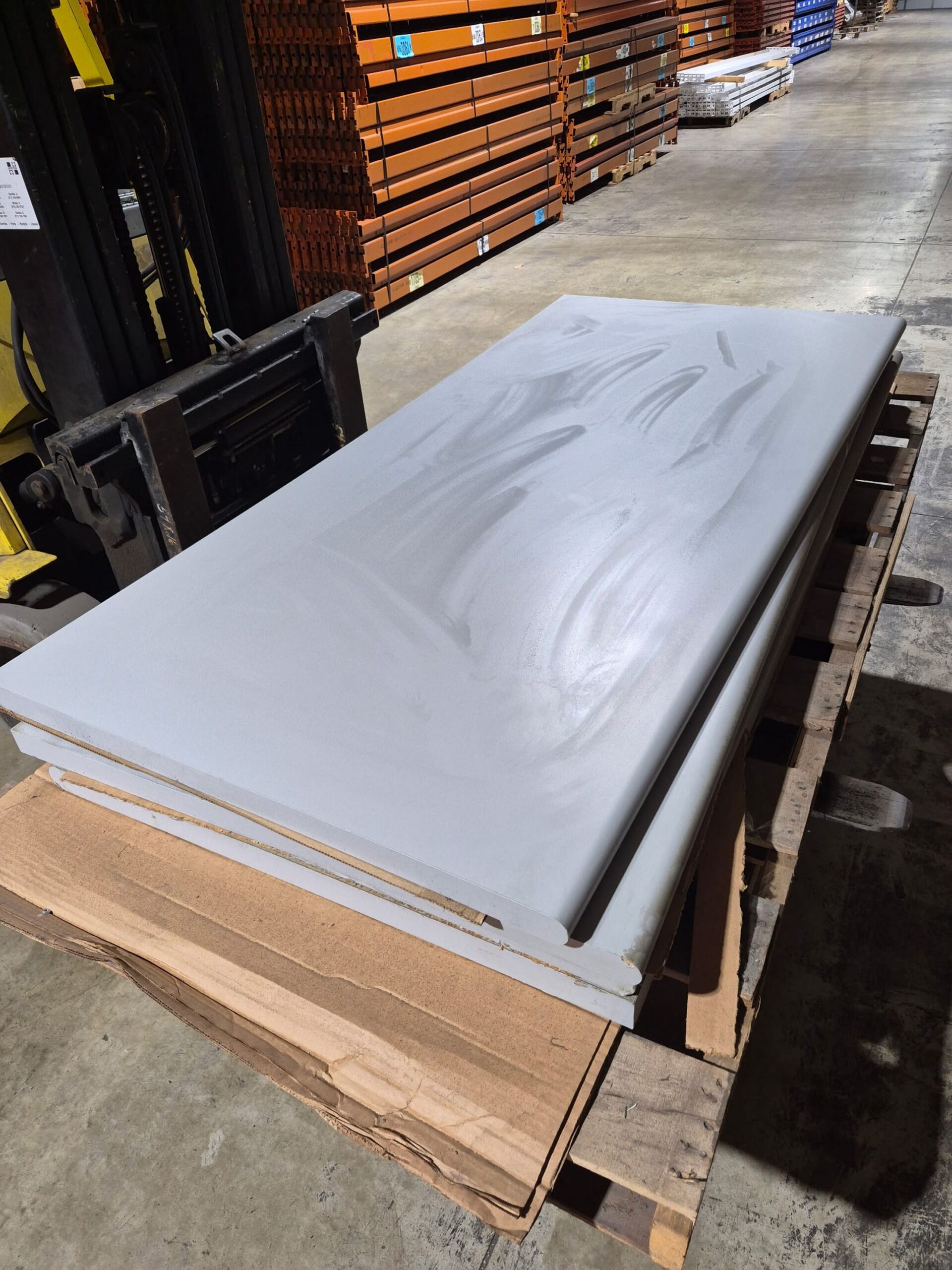 Maximus 34"x72" Workbench with USED Lyon 2" Thick Gray Laminate Top - Image 4
