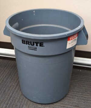 Rubbermaid Brute Grey 20 Gallon Heavy-Duty Plastic Trash Can - Used