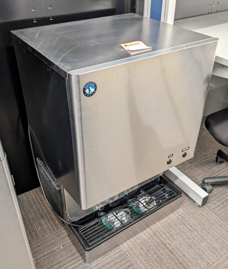 Hoshizaki DCM-300BAH Ice Maker / Dispenser - Used
