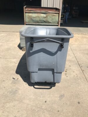 Work Saver TOTER 1 Yard Tilt Truck - Used - Image 5