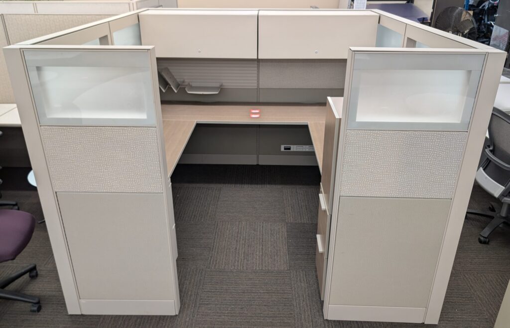 Teknion 7'x7' Beige Fabric Opaque Glass Panel Workstations w/ Electrical - Used