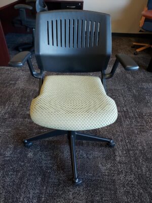 Coalesse by Steelcase Training Room Chair - Used - Image 4