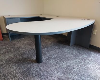 Hon 10500 Series U-Shape Desk with Boomerang Peninsula Front - Used - Image 4
