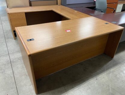 HON 10700 Series Medium Oak U-Shape Desk Set - Image 2