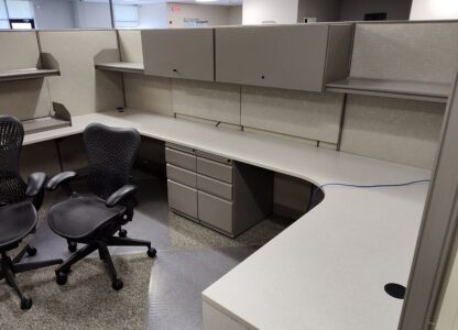 Lacasse 6'x6' Panel Workstations w/ Electrical - Used - Image 3