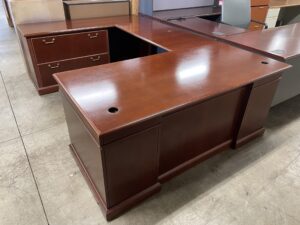 Traditional Mahogany Veneer U-Shape Desk Set - Used