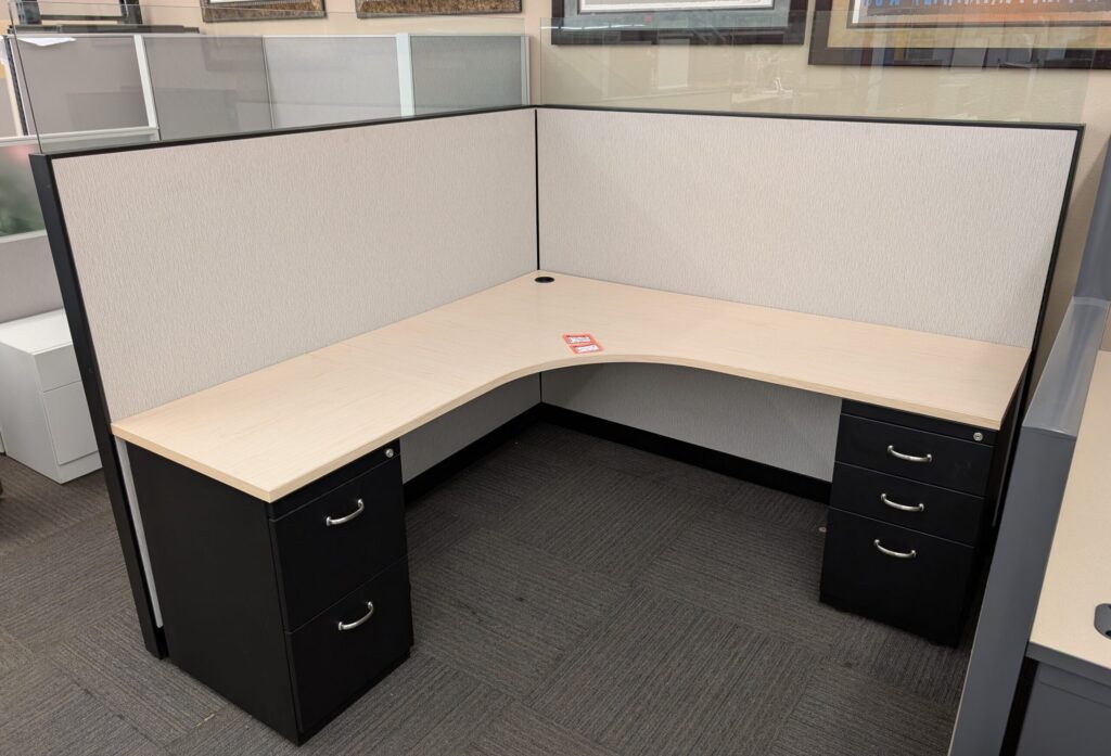 Steelcase "Answer" 6'x6' Panel Workstations - Used