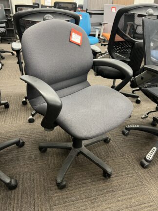 Steelcase Gray Fabric Fixed-Arm Office Chair – Used