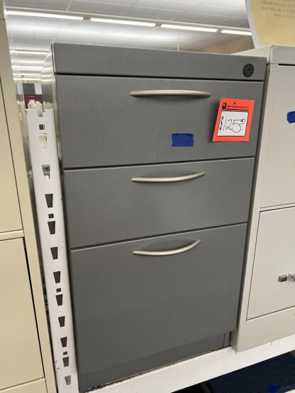 22"D Gray B/B/F Drawer Pedestal - Used