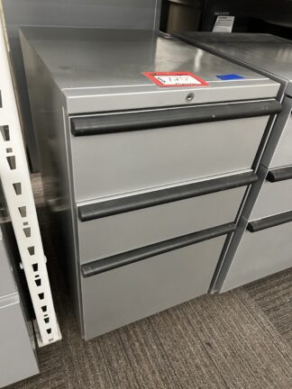 20"D Silver B/B/F Mobile Drawer Pedestal - Used