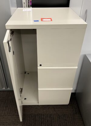 Alternative view of Putty Storage Tower - Used