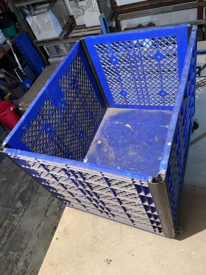 32”x40” (35” Tall) Blue Poly Mobile Container - Used - Image 3