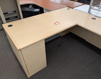 Maple 106"x72" U-Shape Desk Set w/ Hutch - Used - Image 3