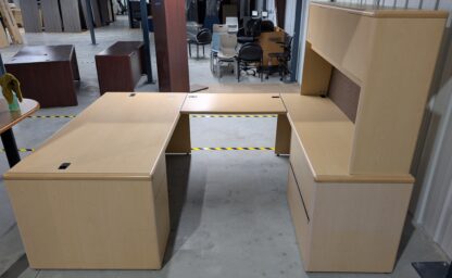 Maple 100"x72" U-Shape Desk Set w/ Hutch - Used