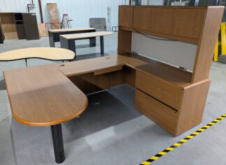 HON Medium Oak 8'x6' U-Shape Desk Set w/ Hutch - Used