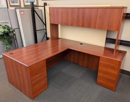 HON 10700 Series Cherry 6'x7' Desk Set w/ Hutch (R Return) - Used