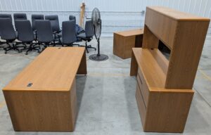 HON Oak Laminate 6'x3' Desk 6'x2' Credenza & Hutch Set - Used