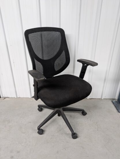 Black Fabric Seat Mesh Back Office Chair w/ Arms - Used