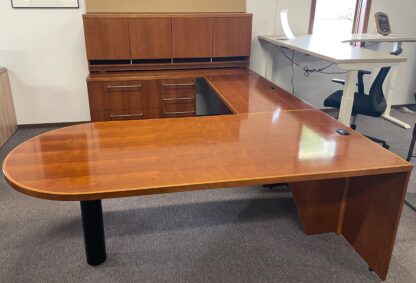 Gunlocke Cherry Veneer Peninsula U-Shape Desk Set - Used - Image 2