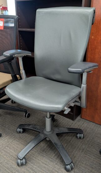 Knoll Life Grey Vinyl Task Chair w/ Removable Back Cover - Used