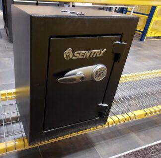 Sentry Safe 21.5"w x 19"d x 27.5"t - Used
