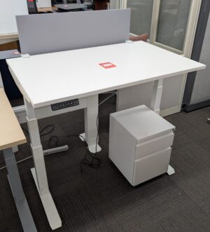 Alternative view of AMQ White 48"x30" Electronic Height-Adjustable Table - Used