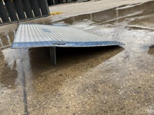 Uline Brand 60"x36" Aluminum Dock Plate - Used - Image 4