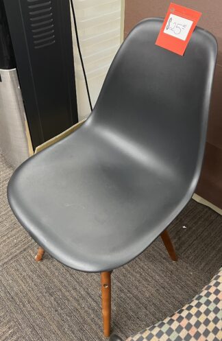 Black Plastic Visitor Chair w/ Wooden Legs - Used