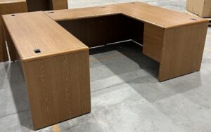 Alternative view of HON 8'x6' 10700 Series U-Shape Medium Oak Laminate Desk Set - Used