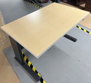 Knoll 46.5"x29.5" Maple/Black Manual Pneumatic Height Adjustable Table - Used - Image 2