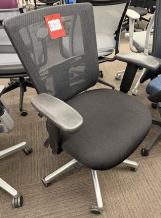 Ergo Mesh Task Chair w/ Silver Base - Used
