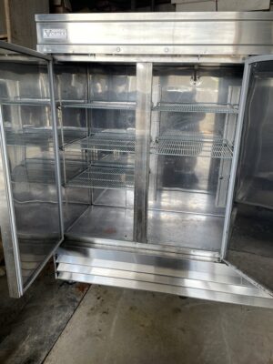 Vortex V-R3 Commercial 3-Door Cooler - Image 3