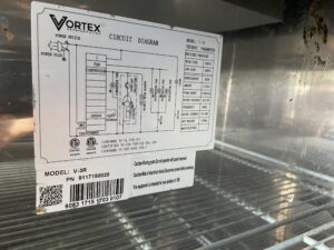 Vortex V-R3 Commercial 3-Door Cooler - Image 4